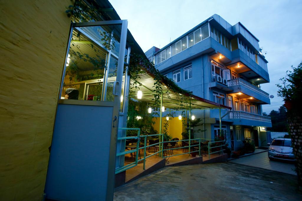 Hotel Nandini Kathmandu Buitenkant foto