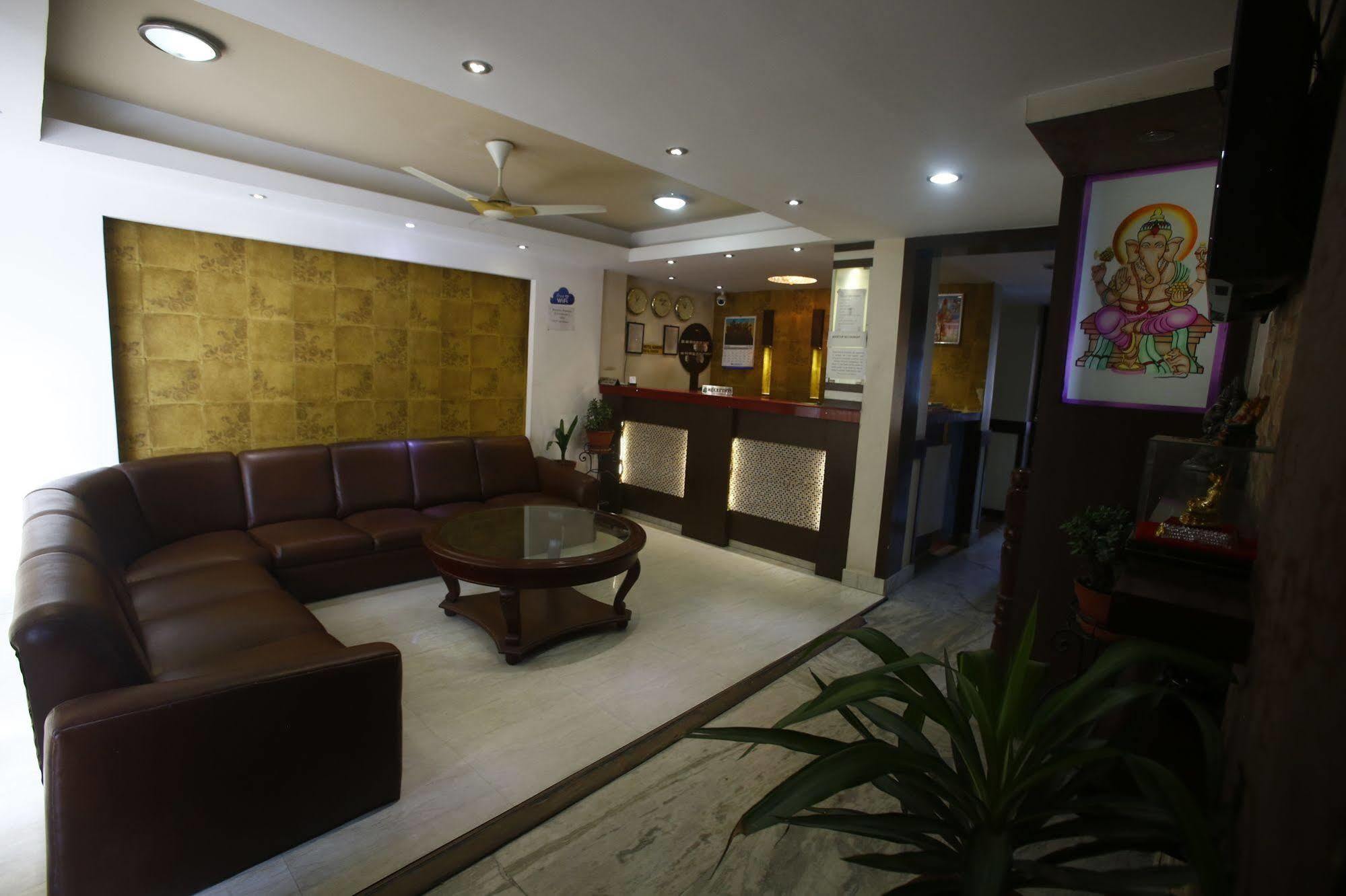 Hotel Nandini Kathmandu Buitenkant foto