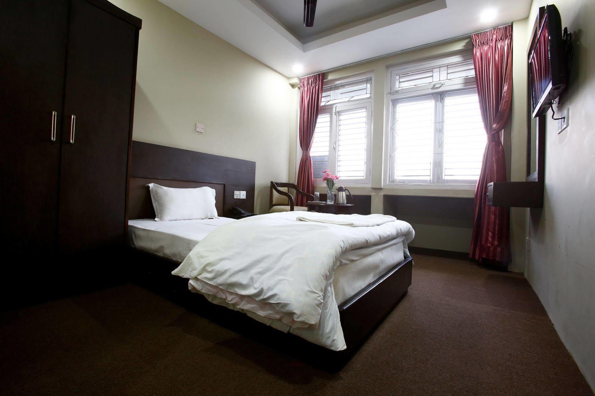 Hotel Nandini Kathmandu Buitenkant foto