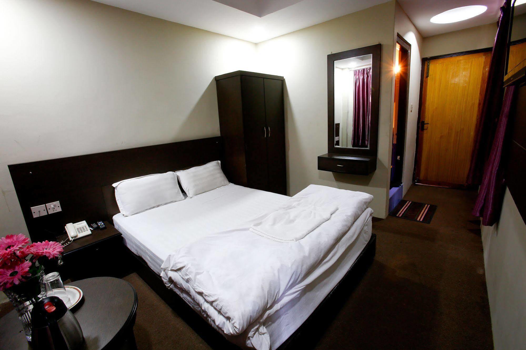 Hotel Nandini Kathmandu Buitenkant foto